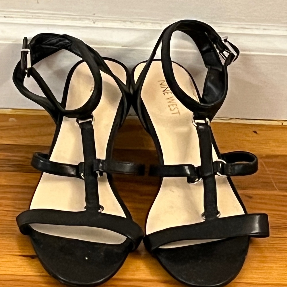 Nine West black kitten heel sandals new without tags